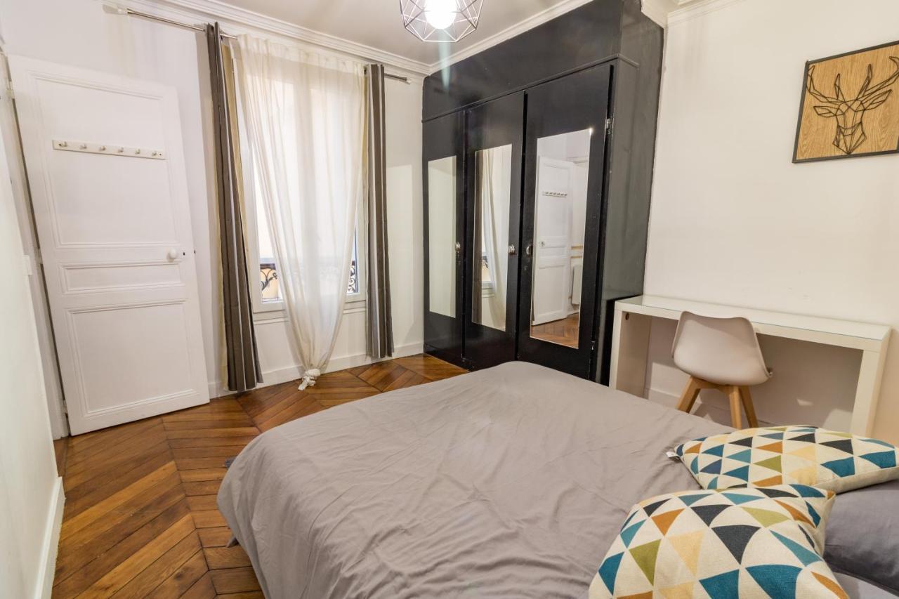 Private - Champs-elysees Apartment