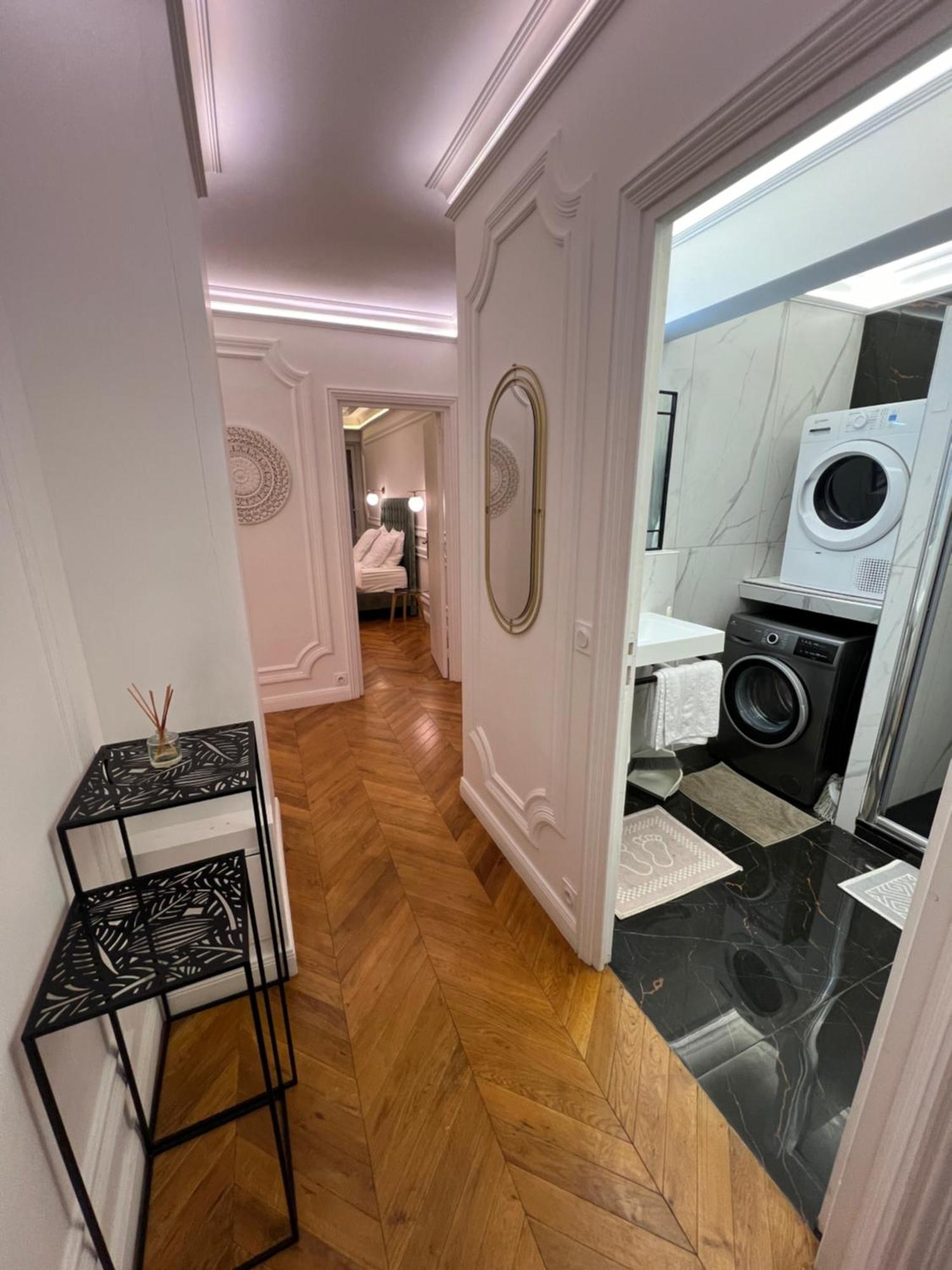 Private - Champs-elysees * Parigi