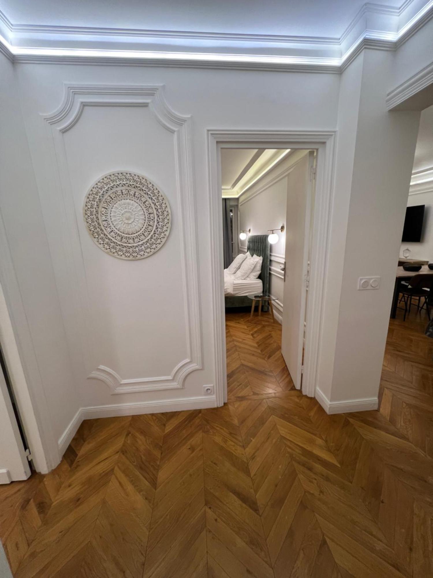 Private - Champs-elysees