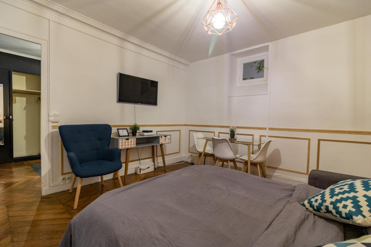 Private - Champs-elysees * Parigi